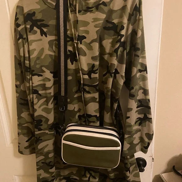 Xlilaration | Dress | Camouflage | Hoodie - Picture 7 of 11